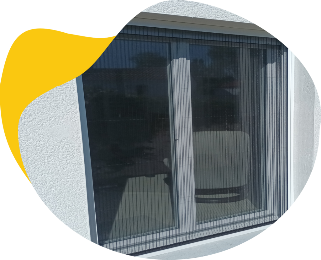 moustiquaire noire avec ventilation naturelle